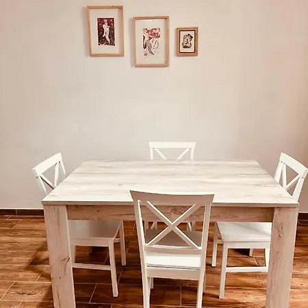 Διαμέρισμα Civico 81 *