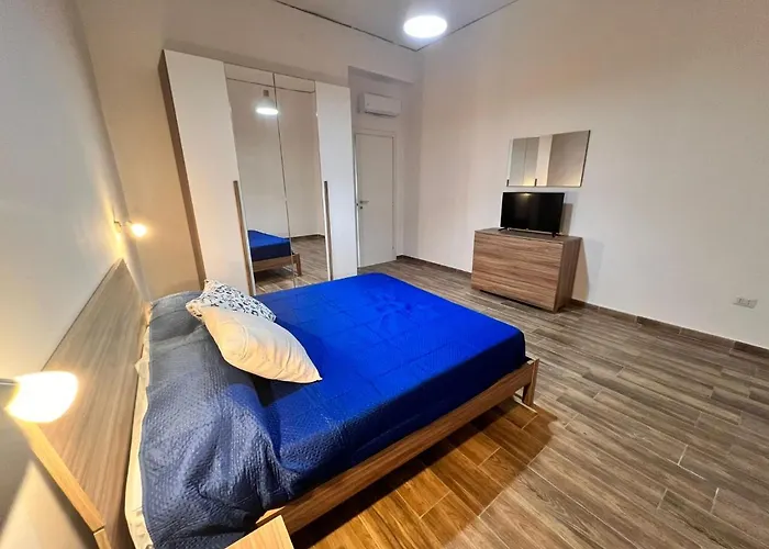 Civico 81 * نابولي